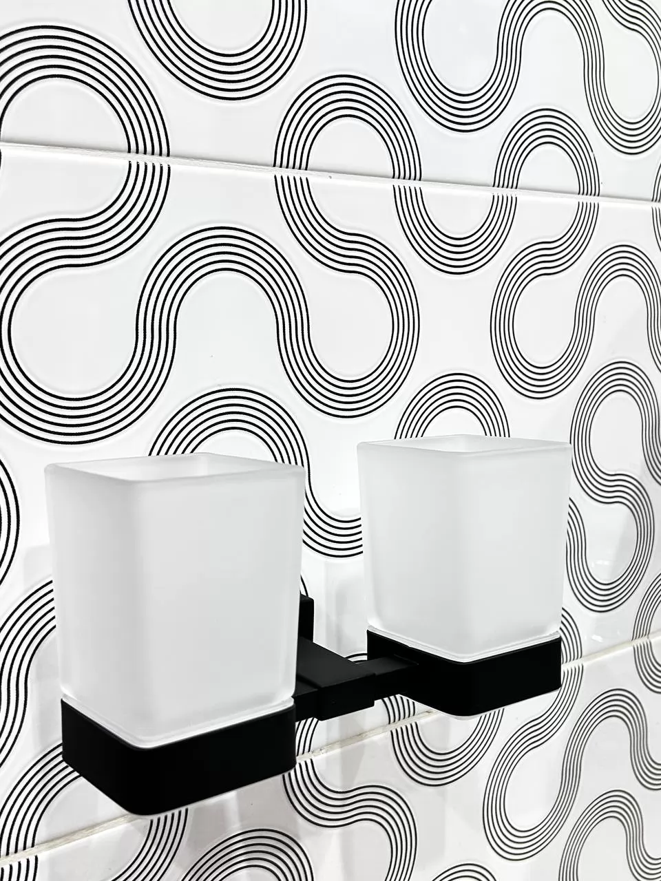 Стакан двойной настенный для ванной комнаты Vieir V5006-C