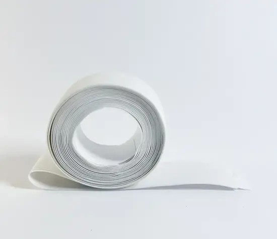 Белая бордюрная лента